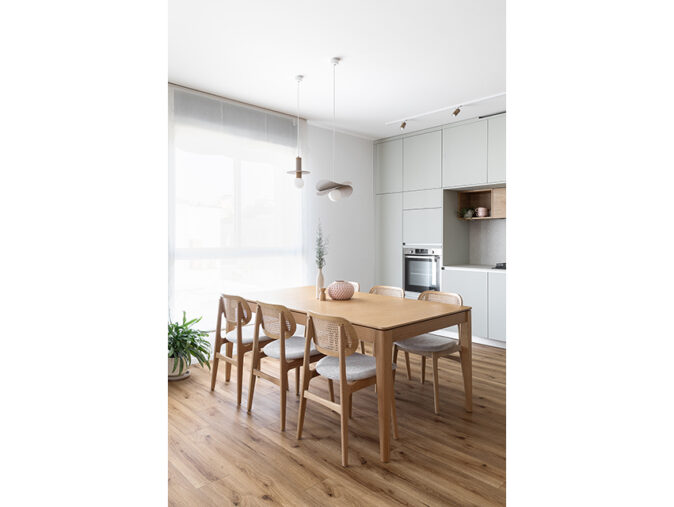 שולחן אוכל נפתח PALERMO אלון כיסא ראטן POLO